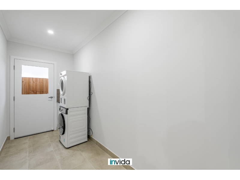 Train To The City, Trails To The Green - This New Wallan Shared House Has It Both - Private, Lockable Ensuite Room Avaible Now! Internet & Bills Inclu thumbnail 7