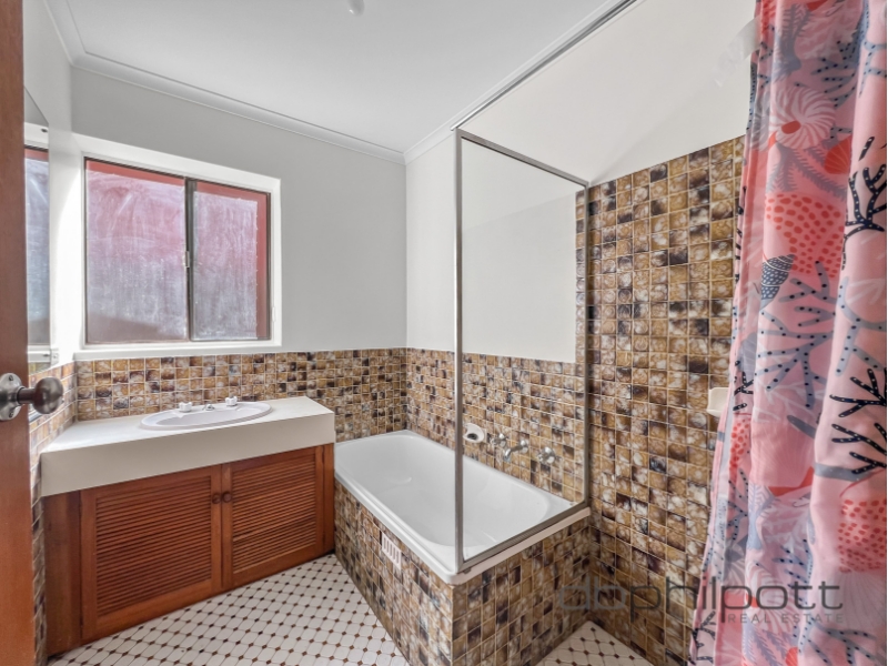 33 Sandpiper Place, West Lakes Shore House for rent Listed by Rebecca