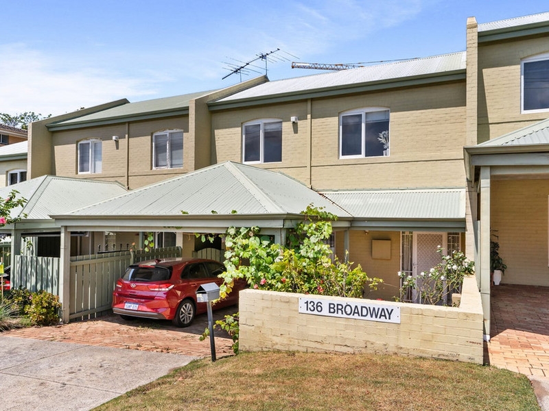 2/136 Broadway, Crawley Townhouse for rent Listed by Olivia Dangerfield of Lj Hooker City