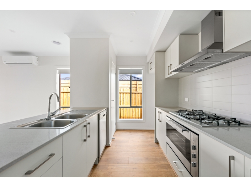 59 Whitfords Dr, Armstrong Creek House for rent Listed by Kavinda Kudage Don of Linage Pty Ltd