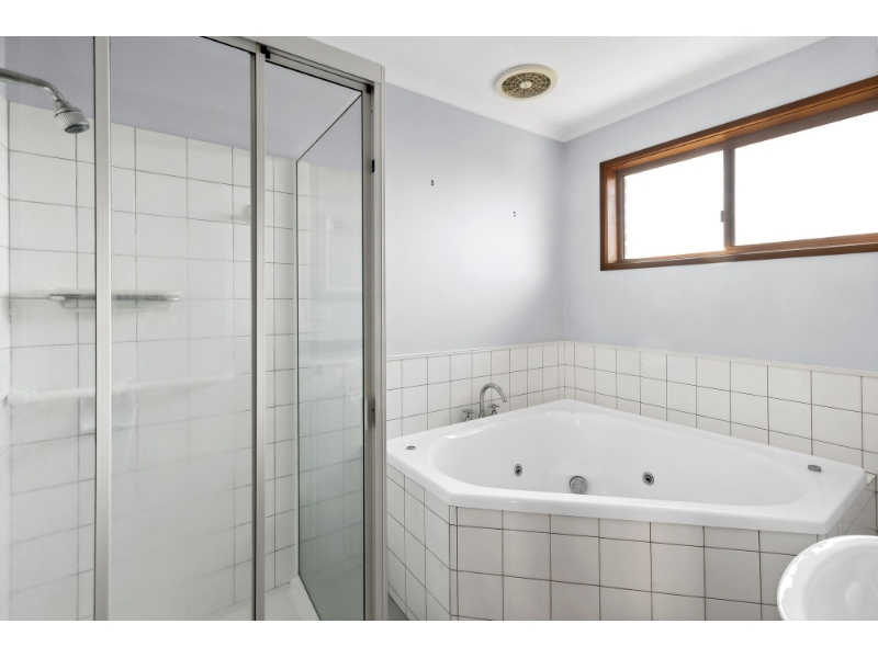 9 Feiglin Court, Ocean Grove House for rent Listed by Deb Peek of