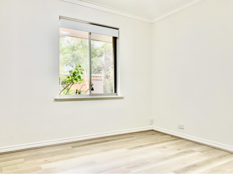 74 Hillwood Avenue, Warwick House for rent Listed by Erica Kilmurray