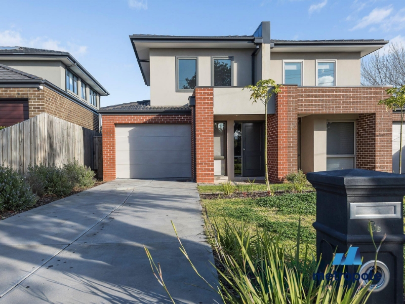 8B Namron Street BENTLEIGH EAST VIC 3165