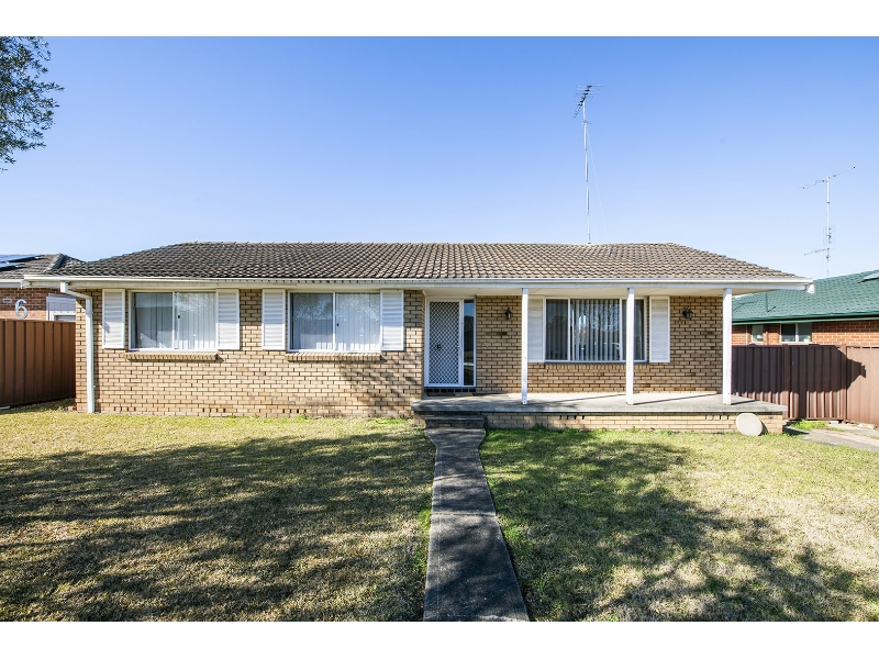 8 Hawdon Avenue, Werrington County House for rent Listed by Jordan