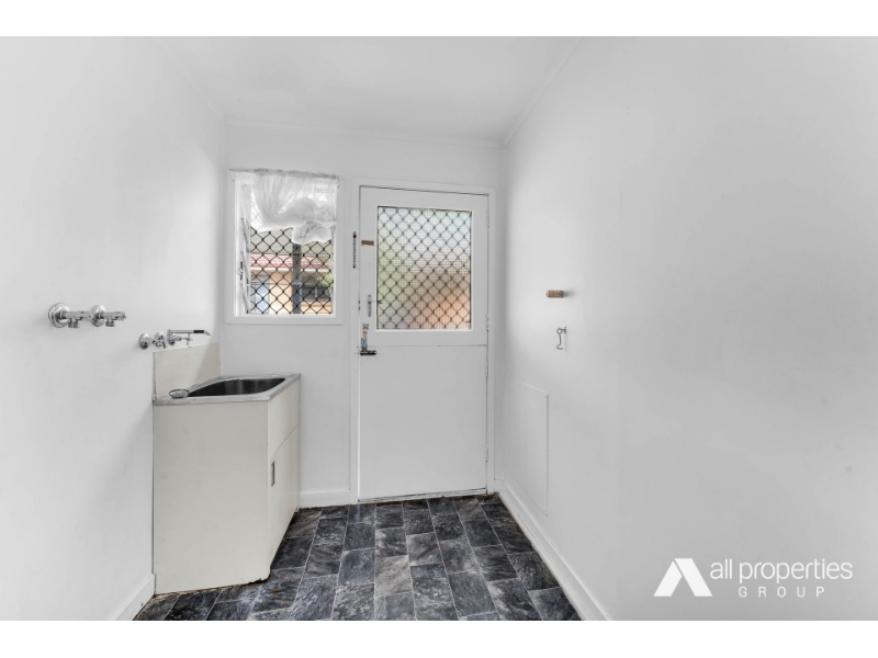 44 Leichhardt Street, Logan Central House for rent Listed by Sarah