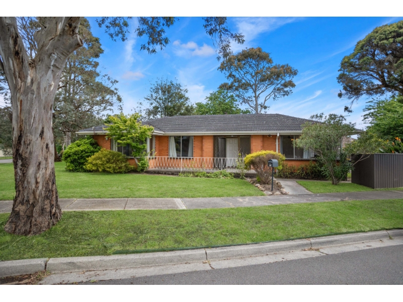 24 Berberis Crescent, Frankston House for rent Listed by Stephanie