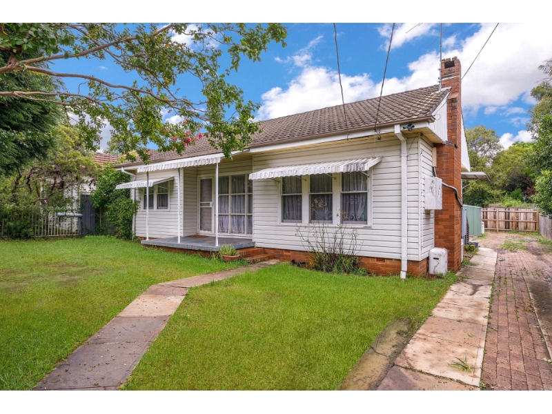 52 Edmondson Street, North Ryde House for rent Listed by Benjamin