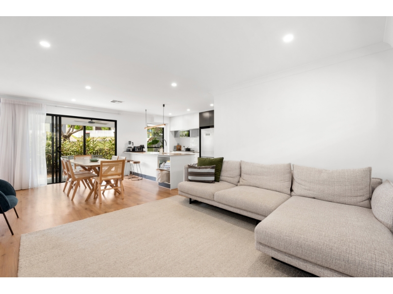 1/21 Noble Street, Camp Hill Townhouse for rent Listed by Harry