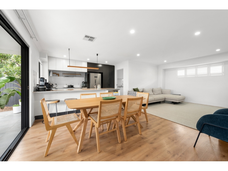 1/21 Noble Street, Camp Hill Townhouse for rent Listed by Harry