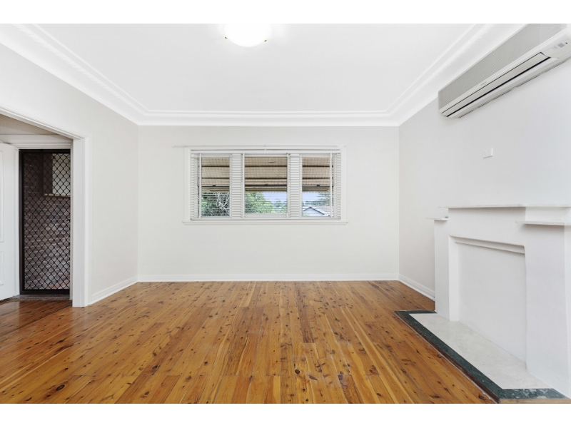 38 Grove Avenue, Penshurst House for rent Listed by of Belle Property