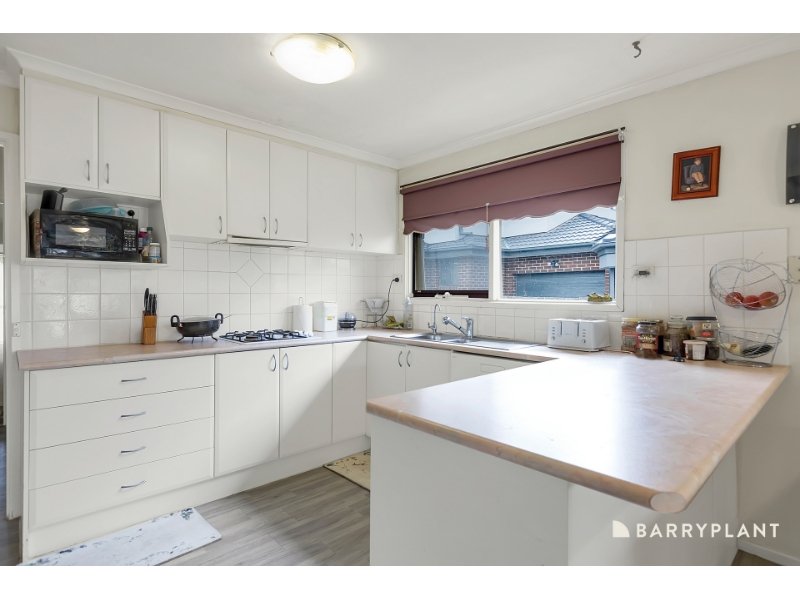 23 Saxonwood Drive, Narre Warren House for rent Listed by of Barry