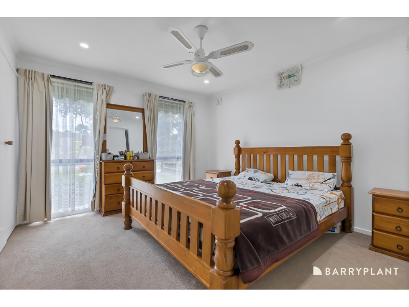 23 Saxonwood Drive, Narre Warren House for rent Listed by of Barry