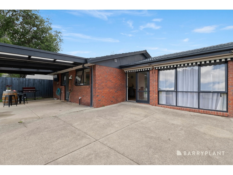 15 Peggie Court, Narre Warren House for rent Listed by of Barry Plant