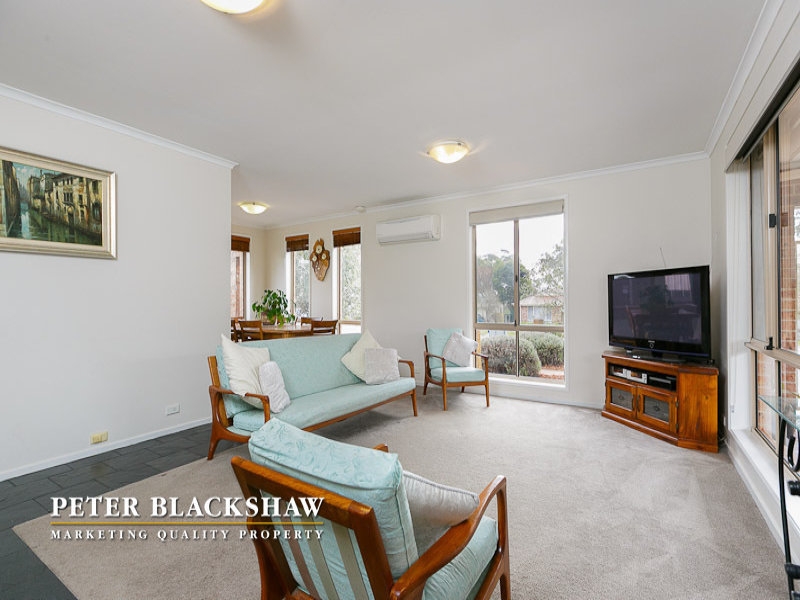 8 Steel Place, Queanbeyan House for rent Listed by Queanbeyan