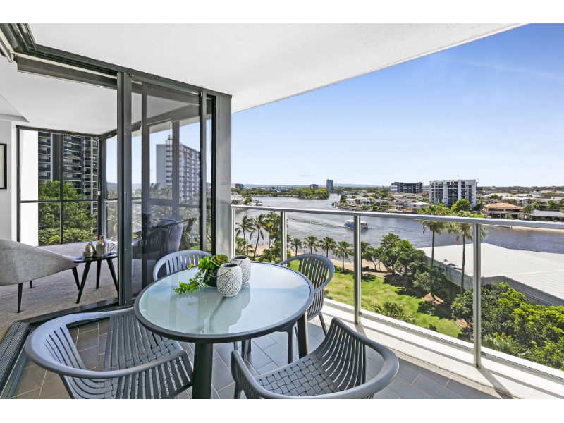 601/4 'Avalon' Wahroonga Place, SURFERS PARADISE Apartment for rent Listed by Kelly Dryburgh