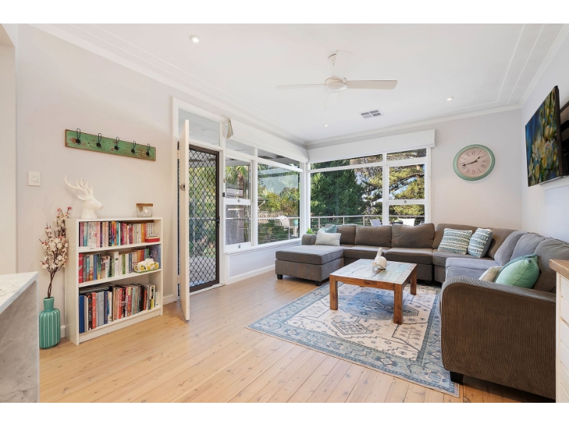 7 Gerroa Avenue, Bayview House for rent Listed by Chloe Moore of
