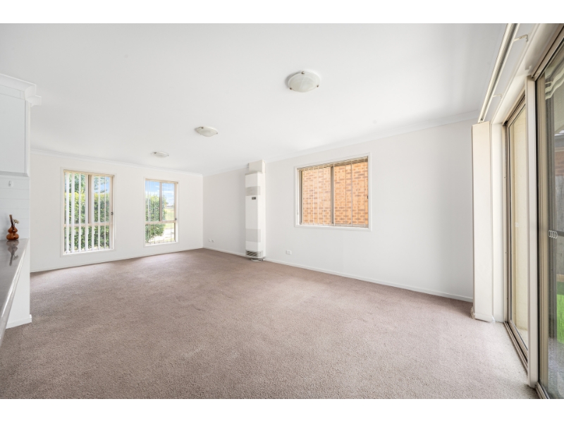 86 Refshauge Crescent, Macgregor House for rent Listed by Property