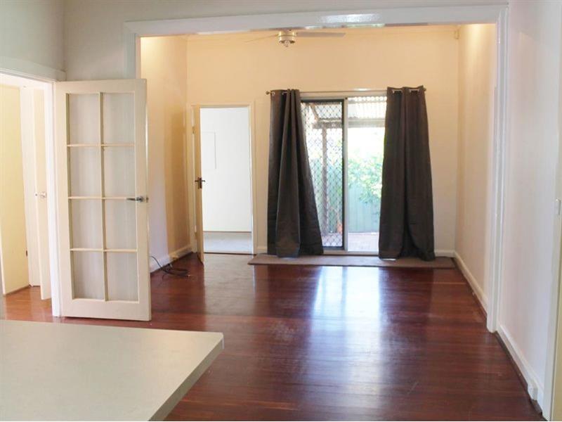 25 Grand Promenade, Bayswater House for rent Listed by Vanesa Terzic of Edison Residential