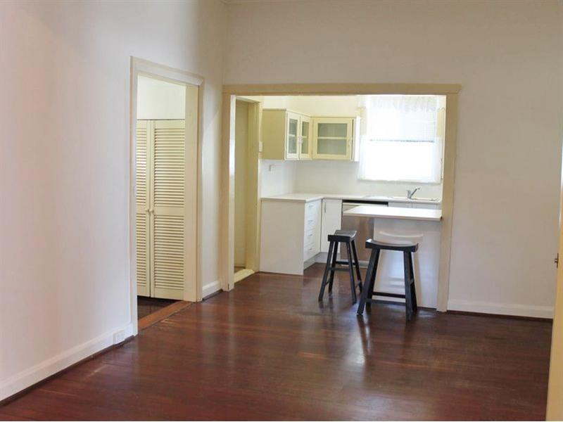 25 Grand Promenade, Bayswater House for rent Listed by Vanesa Terzic of Edison Residential