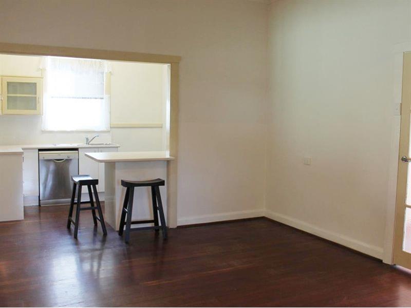 25 Grand Promenade, Bayswater House for rent Listed by Vanesa Terzic of Edison Residential