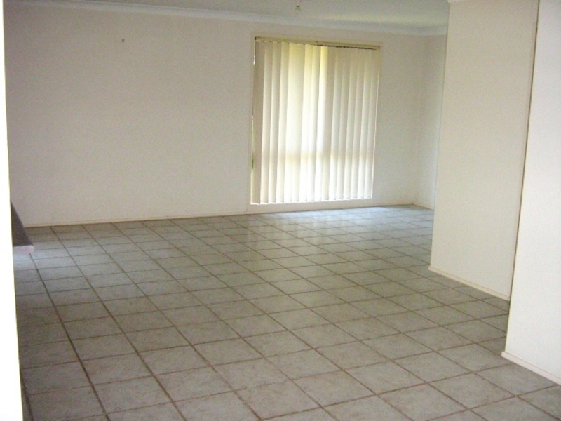 39 Bombala Street, Pendle Hill House for rent Listed by Rentals Team