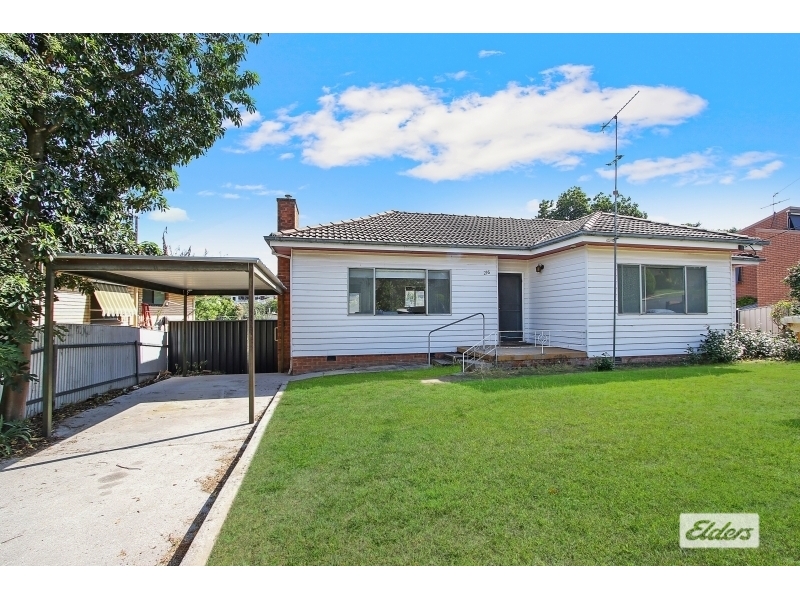 216 Walsh Street, East Albury House for rent Listed by Sara Critchlow