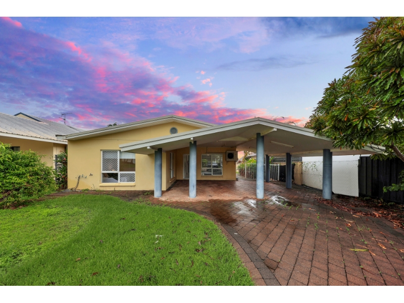 54 Rosebery Drive, Rosebery House for rent Listed by Amy Hamilton of