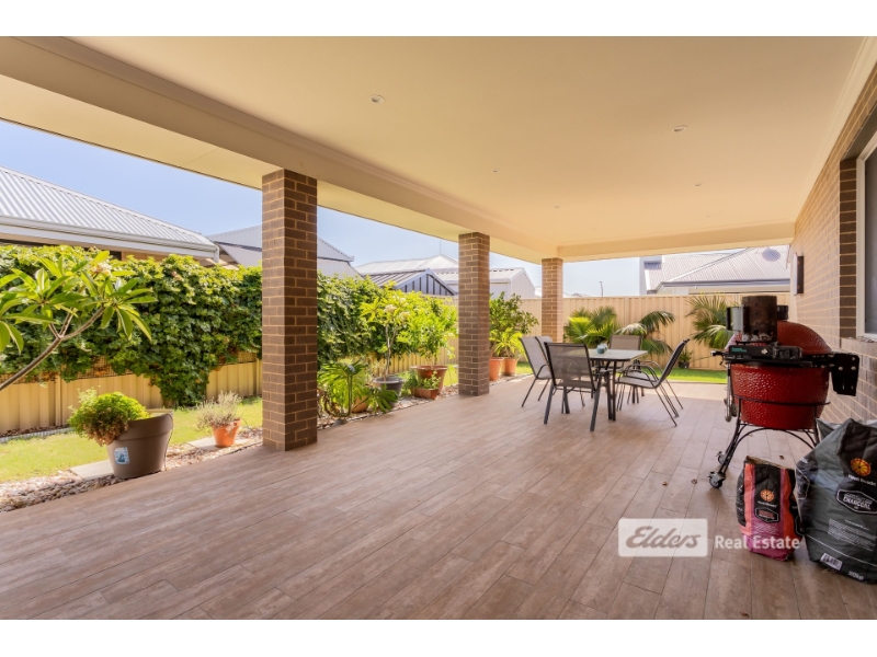 11 Rivergum Way, Glen Iris House for rent Listed by Elders Sdea