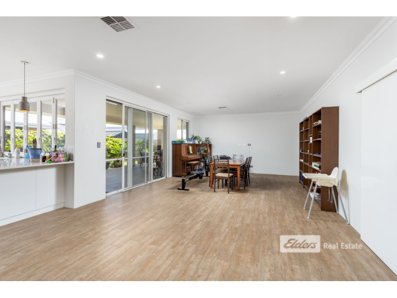 11 Rivergum Way, Glen Iris House for rent Listed by Elders Sdea
