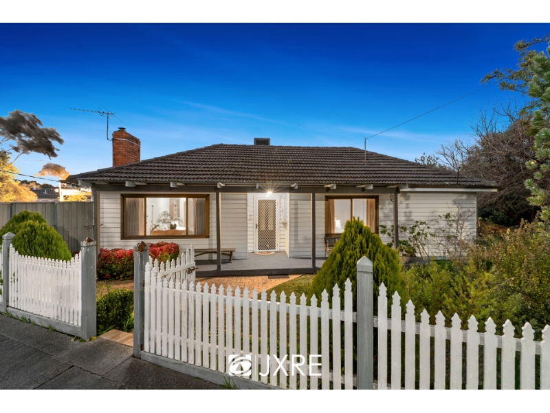 32 Cratloe Road, Mount Waverley House for rent Listed by Albien