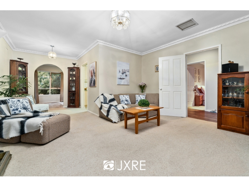 32 Cratloe Road, Mount Waverley House for rent Listed by Albien