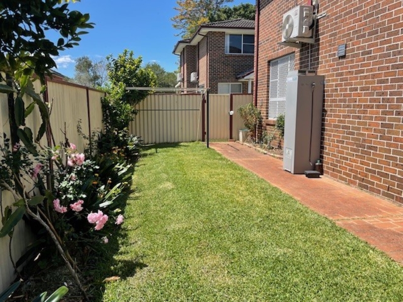 4/2325 John Street, Granville Townhouse for rent Listed by Gilmour