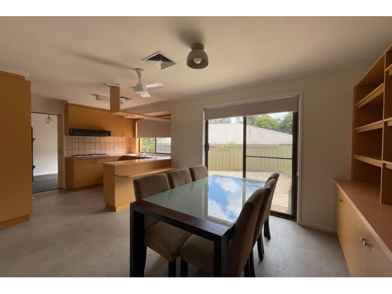 208 North Harley Street, Strathdale House for rent Listed by Emma