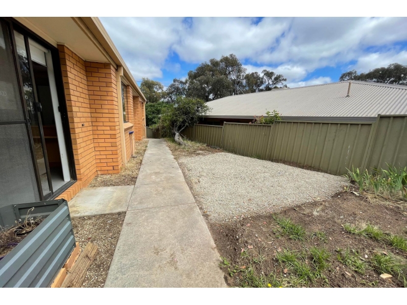 208 North Harley Street, Strathdale House for rent Listed by Emma