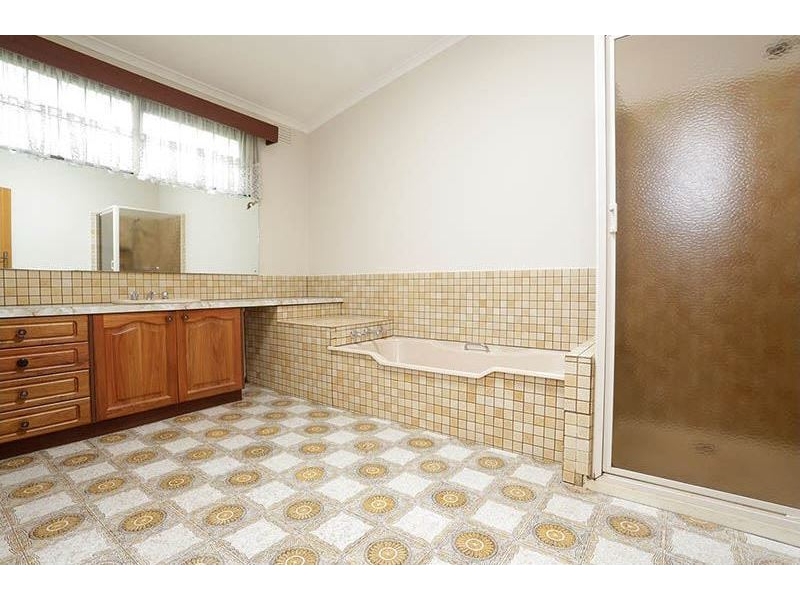 19 Yanigin Drive, Glen Waverley House for rent Listed by Jacob Paola