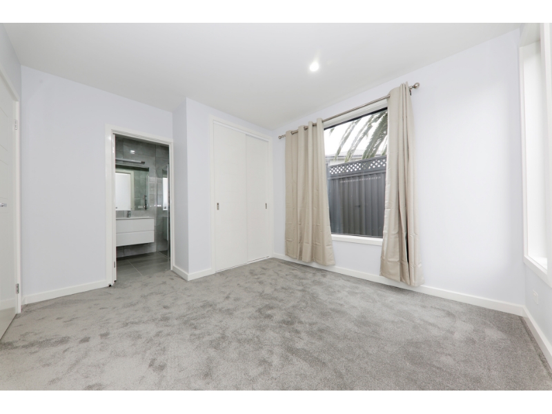 2/7 Woodlea Drive, Glen Waverley Townhouse for rent Listed by Karen