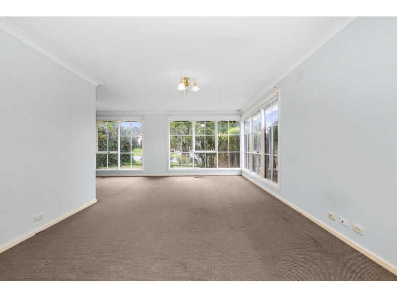 19 Camelot Drive, Glen Waverley House for rent Listed by David Yang