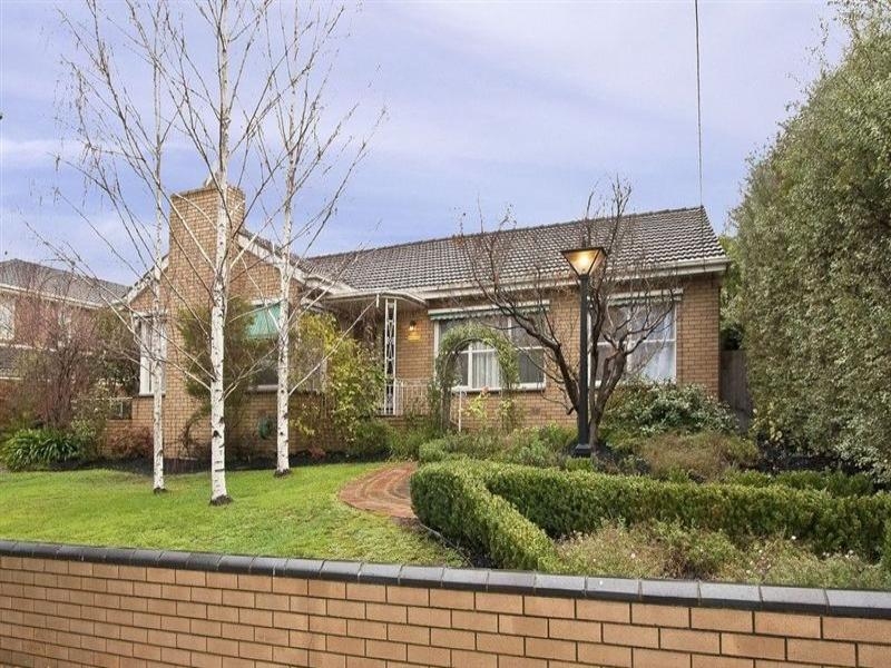 14 Clifford Street, Glen Waverley House for rent Listed by David Yang