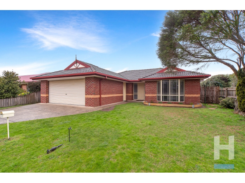 7 Macleod Way, Lynbrook VIC 3975 House for rent Listed by Harcourts