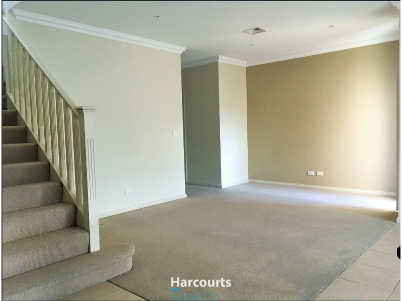 2/5 Barcelona Close, Thomastown Townhouse for rent Listed by Danielle