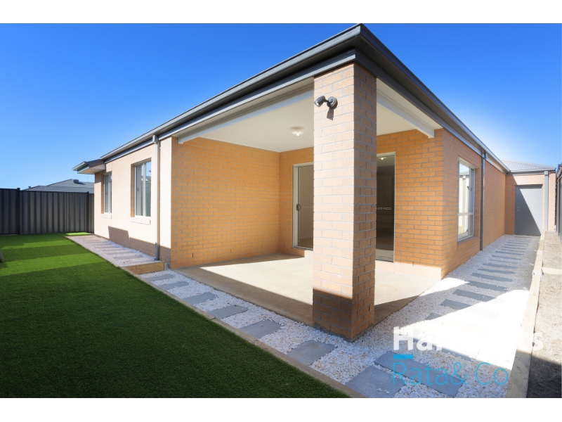 112 Langdon Drive, Mernda House for rent Listed by Vanessa Vescio of