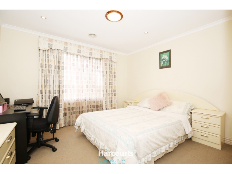 25 Tyndall Way, Mill Park House for rent Listed by Vanessa Vescio of