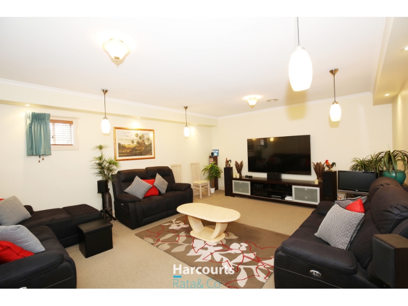 25 Tyndall Way, Mill Park House for rent Listed by Vanessa Vescio of