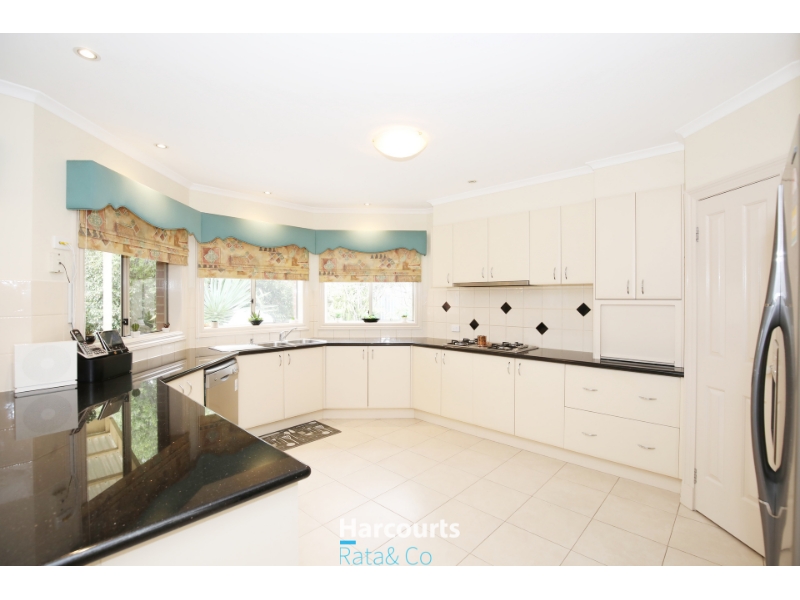 25 Tyndall Way, Mill Park House for rent Listed by Vanessa Vescio of