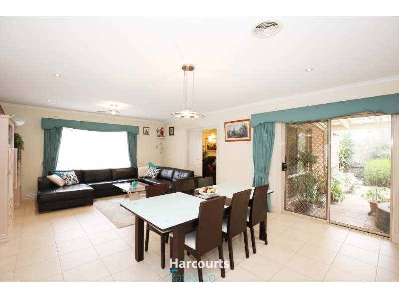 25 Tyndall Way, Mill Park House for rent Listed by Vanessa Vescio of