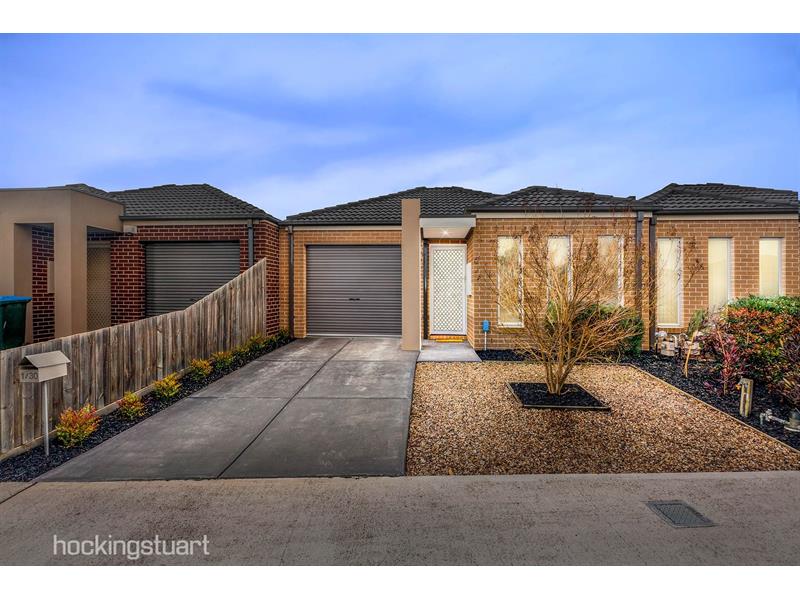 1/30 Bridlepath Drive, Truganina House for rent Listed by Chelsea