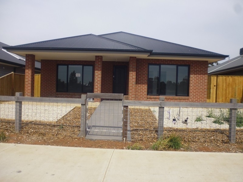 4 Wellsford Street, Eynesbury House for rent Listed by Chelsea Grech