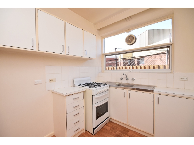 9/10 Charnwood Grove, St Kilda Apartment for rent Listed by Ruella Head of Belle Property St