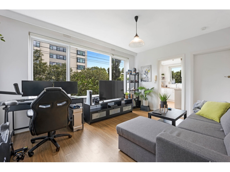 2/403 Toorak Road, South Yarra Apartment for rent Listed by Sophie