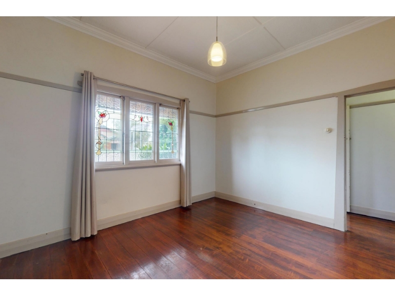 45 Street, Mayfield House for rent Listed by Leah Jay Belmont